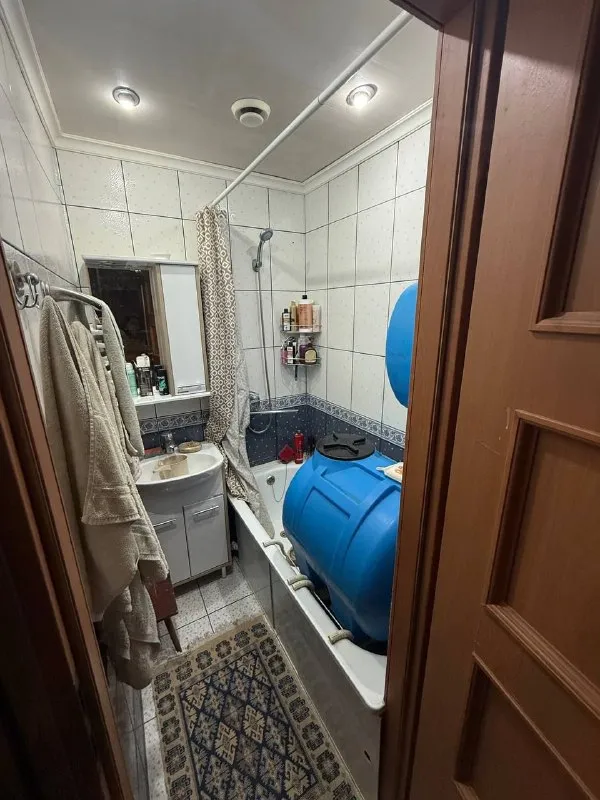 Продажа трехкомнатной квартиры 🌇город донецк, в ленинском районе ул. Ионова. 📌 📑документы готовы рф квартира продается без мебели и техники или по договоренности ‼️ ✅площадь 67 кв. М ✅кухня 9.2 ✅этаж 3/9ти ✅ремонт делался год назад 📷фото не качественные - много личных вещей - лучше смотр. .. Oji" style="background-image:url('//telegram. Org/img/emoji/40/f09f92b0.png')">💰стоимость: 6.5 млн. Рублей 📲☎️79495059339 📲☎️79490370636 ан "город" подписаться  |  📩дать объявление 📲наш max - фотография - 10