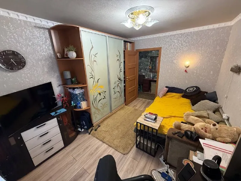 Продажа трехкомнатной квартиры 🌇город донецк, в ленинском районе ул. Ионова. 📌 📑документы готовы рф квартира продается без мебели и техники или по договоренности ‼️ ✅площадь 67 кв. М ✅кухня 9.2 ✅этаж 3/9ти ✅ремонт делался год назад 📷фото не качественные - много личных вещей - лучше смотр. .. Oji" style="background-image:url('//telegram. Org/img/emoji/40/f09f92b0.png')">💰стоимость: 6.5 млн. Рублей 📲☎️79495059339 📲☎️79490370636 ан "город" подписаться  |  📩дать объявление 📲наш max - фотография - 3