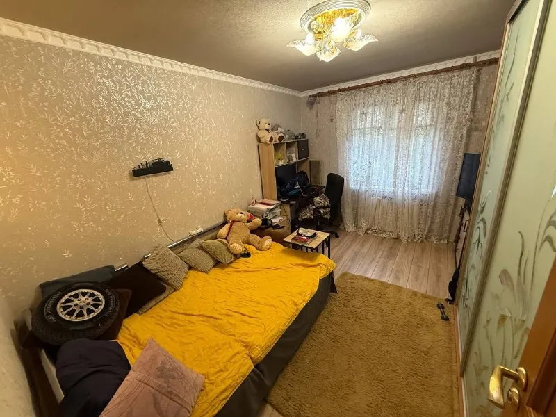 Продажа трехкомнатной квартиры 🌇город донецк, в ленинском районе ул. Ионова. 📌 📑документы готовы рф квартира продается без мебели и техники или по договоренности ‼️ ✅площадь 67 кв. М ✅кухня 9.2 ✅этаж 3/9ти ✅ремонт делался год назад 📷фото не качественные - много личных вещей - лучше смотр. .. Oji" style="background-image:url('//telegram. Org/img/emoji/40/f09f92b0.png')">💰стоимость: 6.5 млн. Рублей 📲☎️79495059339 📲☎️79490370636 ан "город" подписаться  |  📩дать объявление 📲наш max - фотография - 4