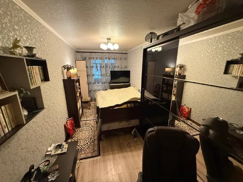 Продажа трехкомнатной квартиры 🌇город донецк, в ленинском районе ул. Ионова. 📌 📑документы готовы рф квартира продается без мебели и техники или по договоренности ‼️ ✅площадь 67 кв. М ✅кухня 9.2 ✅этаж 3/9ти ✅ремонт делался год назад 📷фото не качественные - много личных вещей - лучше смотр. .. Oji" style="background-image:url('//telegram. Org/img/emoji/40/f09f92b0.png')">💰стоимость: 6.5 млн. Рублей 📲☎️79495059339 📲☎️79490370636 ан "город" подписаться  |  📩дать объявление 📲наш max - фотография - 5