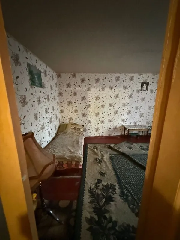 🏡продаётся 2-двухкомнатная квартира 🌇город: горловка днр 🏙️район: никитский 🗺улица промышленная • этажность–1/5 жилого дома • общая площадь–49.2 м2 • квартира не угловая • комнаты санузел раздельные 💴собственник 💴цена: 1🍋000.000 рублей ☎️+7(949) 360-38-22 татьяна 📨подписаться - фотография - 4