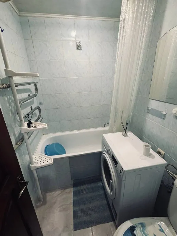 Продам однокомнатную квартиру 🌇донецк, калининский район парк гулливер - ул. Краснофлотская 68.📌 стройте свое пространство с агентством недвижимости город. Вы мечтаете - мы реализовываем💫 📑документы готовы, рф собственник на сделке. ✅квартира в идеальном состоянии ✅34 квадратных метров. ✅этаж 5/5ти 🎁 мебель, техника - остается в квартире. 💰цена : 2 750 000 рублей 📲☎️ +79495138558 📲☎️ +79495059339 🛫подписаться  |  дать объявление 📲наш max - фотография - 3