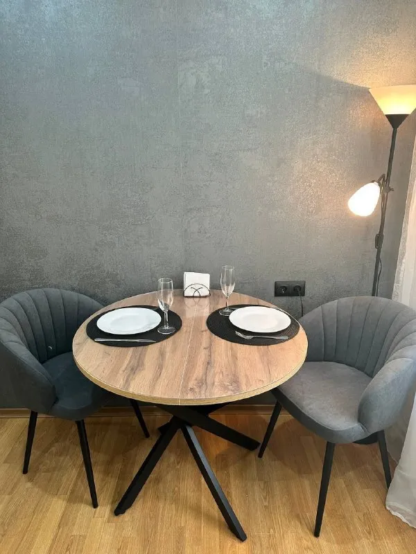 Посуточно 1-комнатная квартира  🌇по адресу: ул. Артёма, недалеко от трц «донецк-сити», «адачи». 📌 📍рядом находятся магазины, аптеки, остановка общественного транспорта рядом с домом. 🛠️ квартира только после ремонта. Всё новое и свежее. 💦  стоит накопитель воды, дополнительные баки и бойлер. Вода холодная и горячая круглосуточно💦 🔹предоставляю чистое постельное белье, махровые полотенца. В квартире имеется все необходимое для проживания: холодильник, стиральная машинка, микроволновая печь, фен, электрический чайник, утюг, гладильная доска, телевизор, wi-fi, набор необходимой посуды, бокалы. 🛁также предоставляю индивидуальный набор ( мыло/ гель для. .. Url('//telegram. Org/img/emoji/40/e2988e. Png')">☎+7-985-870-22-34 (telegram, max, whatsapp); ✈️telegram: @anastasiya8713 📲max: https://max. Ru/u/f9lhodd0coktjxi6ckbzb_n5bwbfposqejjrm0_x6jkqul_ylpty5bc7qos подписаться  |  📩дать объявление 📲наш max - фотография - 4