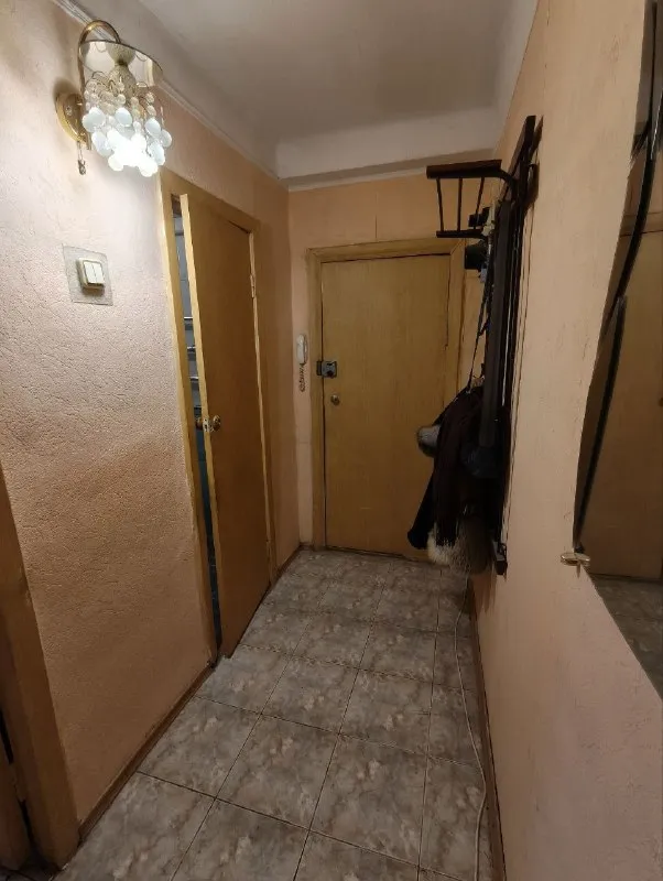 Продам двухкомнатную квартиру 🌇донецк, кировский район, семашко, район жкх📌 ✅в жилом состоянии. ✅комнаты большие и просторные. ✅чистая аккуратная. 📑документы готовы. ✅4 этаж/ 4эт. Вода по графику. ✅окна мп, трубы поменяны. ☎️+7(949) 36-77-907 📲☎️+7(900) 257-11-66 татьяна 🛫подписаться  |  дать объявление 📲наш max - фотография - 1