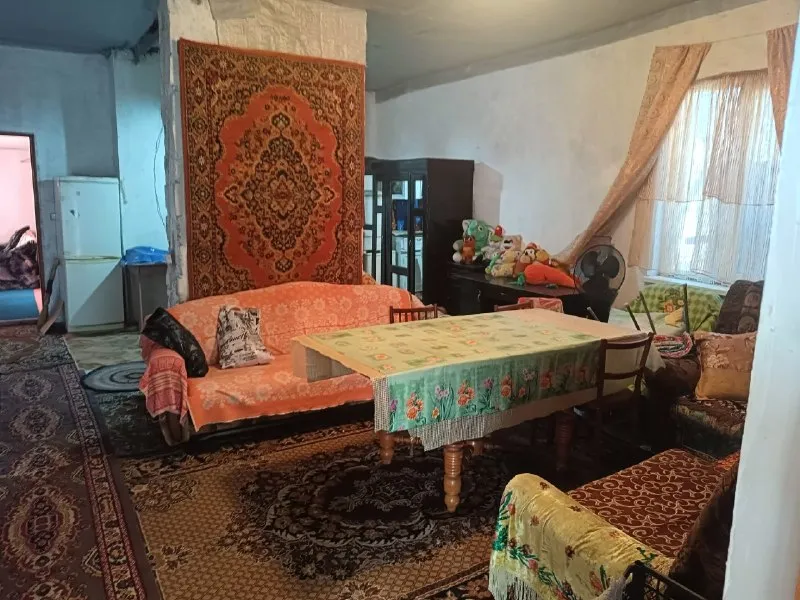 📌продам дом📌 1.8 млн. Р. Г. Зугрэс, ул. Дзержинского 30. Вся инфраструктура в шаговой доступности. Документы рф. Общая площадь дома 170м2. В доме баня, подвал. Гараж 55м2. Участок 3 сот. Газ заведён во двор. Электричество 220. Вода. Септик. Отопление печное. Выполнены работы по строительству коробки, сделан частичный ремонт. Окна, двери пвх вся коммуникация разведена по дому (электричество, вода, канализация). В гараже необходимо перекрыть крышу. Остаётся вся мебель. Частичный стройматериал. Инструменты. Вся информация по телефону, маx, телеграмм, ватсапп. +79042600553 торг присутствует. ▪️ недвижимость большого харцызска 👈 подписаться ▪️ разместить объявление ▪️ обсудить - фотография - 9