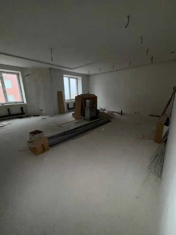 ☎️+79490370636 стройте свое пространство с агентством недвижимости город. Вы мечтаете - мы реализовываем💫 продажа квартиры под чистовую отделку - 257 квадратных метров -жк «замковый» ❗️квартира продается с парко местом❗️ 🛠 в квартире сделана все электрика, стяжка, коммуникации, потолки ! ✅консьерж ✅паркинг видеонаблюдение ✅красивый вид из окна ✅высокие потолки, удобная планировка ✅общая квадратура 257 ✅на территории детская площадка ✅автомойка шикарно развита инфраструктура: 📌супермаркеты, школа, детский сад в шаговой доступности 📌больница вишневского 📌транспортная развязка в любую точку города 📌собственник в городе стоимость: 13.000.000 - фотография - 8