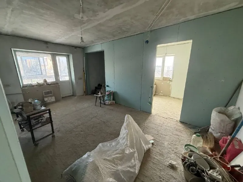 ☎️+79495059339 стройте свое пространство с агентством недвижимости город. Вы мечтаете - мы реализовываем💫 продажа 2х комнатной квартиры с видом на бульвар шевченко ! Крытый рынок ! Вода идет ! Чистовая отделка. ! Ворошиловский р-н, центр города❗️ ориентир: крытый рынок 📪ворошиловский р-н, ул. Челюскинцев 184 📌6/6 📌дом кирпичный 📌большая парковка 📌коммуникации поменяны, электрика сделана, окна пластиковые! 📍общая площадь: 52 квадратных метров не упустите свой шанс! Стоимость данного объекта снижена 4.300.000💸 торг данный квартал высоко ценится из-за своего уникального местоположения! Благодаря чему в шаговой доступности: крытый рынок, кофейни и рестораны, набережная, сквер, детские и спортивные площадки, магазины, школа №5 - фотография - 6