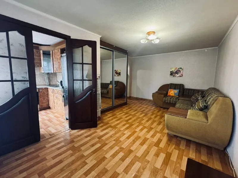 Продажа квартиры в центре калининского района улица краснофлотская. Документы готовы ! ☎️ +79495059339 стройте свое пространство с агентством недвижимости город. Вы мечтаете - мы реализовываем💫 документы 📃 🇷🇺 рф собственник на сделке. Продается 1я квартира в идеальном состоянии 34 квадратных метров. Этаж 5/5ти 📍калининский район парк гулливер - ул. Краснофлотская 68. Мебель, техника - остается в квартире. ✔️чисто, уютно, тепло, вода 💦 доходит - колонка автомат. ✔️чистый подъезд ✔️рядом с домом (больница, магазины, парковая зона, транспортная развязка в любую точку города 🌆, салоны красоты, кафе и т. Д). Цена: 2.750.000 рублей. ☎️ +79495138558 ☎️ +79495059339 - фотография - 2