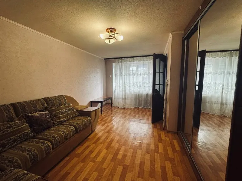 Продажа квартиры в центре калининского района улица краснофлотская. Документы готовы ! ☎️ +79495059339 стройте свое пространство с агентством недвижимости город. Вы мечтаете - мы реализовываем💫 документы 📃 🇷🇺 рф собственник на сделке. Продается 1я квартира в идеальном состоянии 34 квадратных метров. Этаж 5/5ти 📍калининский район парк гулливер - ул. Краснофлотская 68. Мебель, техника - остается в квартире. ✔️чисто, уютно, тепло, вода 💦 доходит - колонка автомат. ✔️чистый подъезд ✔️рядом с домом (больница, магазины, парковая зона, транспортная развязка в любую точку города 🌆, салоны красоты, кафе и т. Д). Цена: 2.750.000 рублей. ☎️ +79495138558 ☎️ +79495059339 - фотография - 3