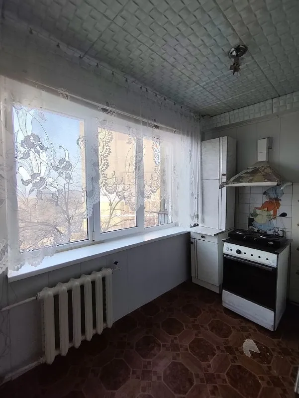 Продам 2-х комнатную квартиру в харцызске (черёмушки). Отдам, как на фото (с кондиционером, холодильником, мебелью) за 2.5 🍋 (реальному покупателю торг). Тел. +79493559456, +79148730548 (max, telegram) ▪️ недвижимость большого харцызска 👈 подписаться ▪️ разместить объявление ▪️ обсудить - фотография - 7