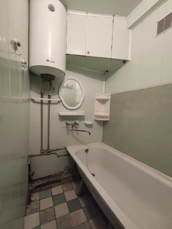 Продам 2-х комнатную квартиру в харцызске (черёмушки). Отдам, как на фото (с кондиционером, холодильником, мебелью) за 2.5 🍋 (реальному покупателю торг). Тел. +79493559456, +79148730548 (max, telegram) ▪️ недвижимость большого харцызска 👈 подписаться ▪️ разместить объявление ▪️ обсудить - фотография - 9