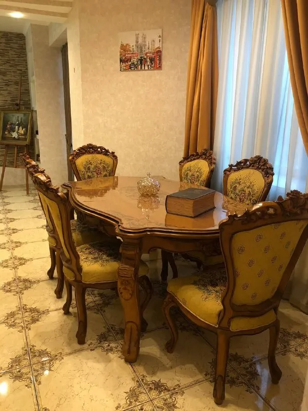 Продажа трехкомнатной квартиры в премиум жк «замковый» 🌇город донецк, жк замковый📌 ✅общая площадь 133 кв м ✅высокие потолки  (3,2 м) ✅2й этаж из 17 👍планировка продумана до мелочей: - просторная кухня-гостиная со столовой зоной из натурального дерева гевея, две спальни, санузел, гардеробная, продуманные системы хранения, система теплый пол. ✅квартира полностью укомплектована мебелью и техникой. - фотография - 8