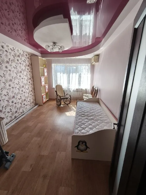 Продажа трехкомнатной квартиры 🌇донецк, центр города театральный с розой📌 ✅продаётся отличная 3х. Комнатная квартира, с мебелью бытовой техникой. 💦установлен бак с автоматикой ✅заменены: трубы, окна, двери, плитка, сантехника, проводка. 📷 фото соответствуют 📑документы готовы. 🙅 нет зарегистрированых лиц. 💰стоимость 5 700 000 ₽ 📲☎️+ 7 (949) 36-77-907 📲☎️+7(900)-257-11-66 татьяна. 🛫подписаться | дать объявление 📲наш max - фотография - 1