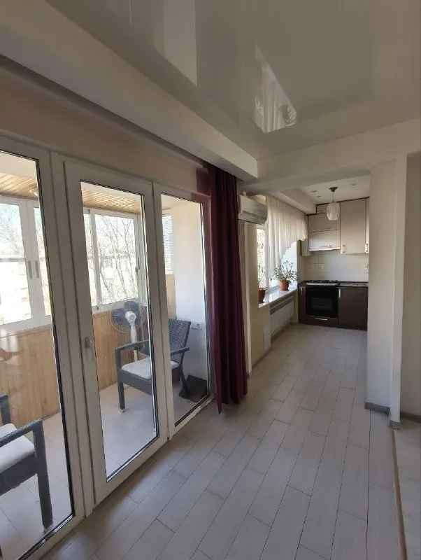 Продажа трехкомнатной квартиры 🌇донецк, центр города театральный с розой📌 ✅продаётся отличная 3х. Комнатная квартира, с мебелью бытовой техникой. 💦установлен бак с автоматикой ✅заменены: трубы, окна, двери, плитка, сантехника, проводка. 📷 фото соответствуют 📑документы готовы. 🙅 нет зарегистрированых лиц. 💰стоимость 5 700 000 ₽ 📲☎️+ 7 (949) 36-77-907 📲☎️+7(900)-257-11-66 татьяна. 🛫подписаться | дать объявление 📲наш max - фотография - 4