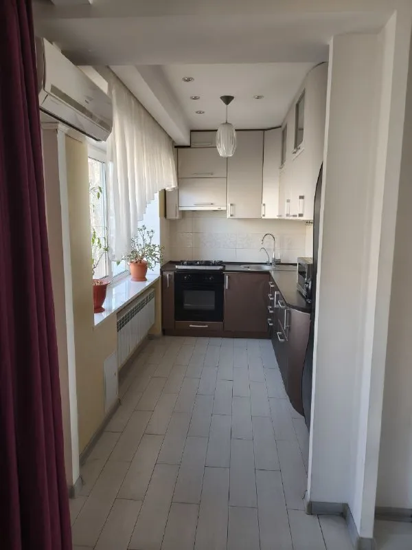 Продажа трехкомнатной квартиры 🌇донецк, центр города театральный с розой📌 ✅продаётся отличная 3х. Комнатная квартира, с мебелью бытовой техникой. 💦установлен бак с автоматикой ✅заменены: трубы, окна, двери, плитка, сантехника, проводка. 📷 фото соответствуют 📑документы готовы. 🙅 нет зарегистрированых лиц. 💰стоимость 5 700 000 ₽ 📲☎️+ 7 (949) 36-77-907 📲☎️+7(900)-257-11-66 татьяна. 🛫подписаться | дать объявление 📲наш max - фотография - 5