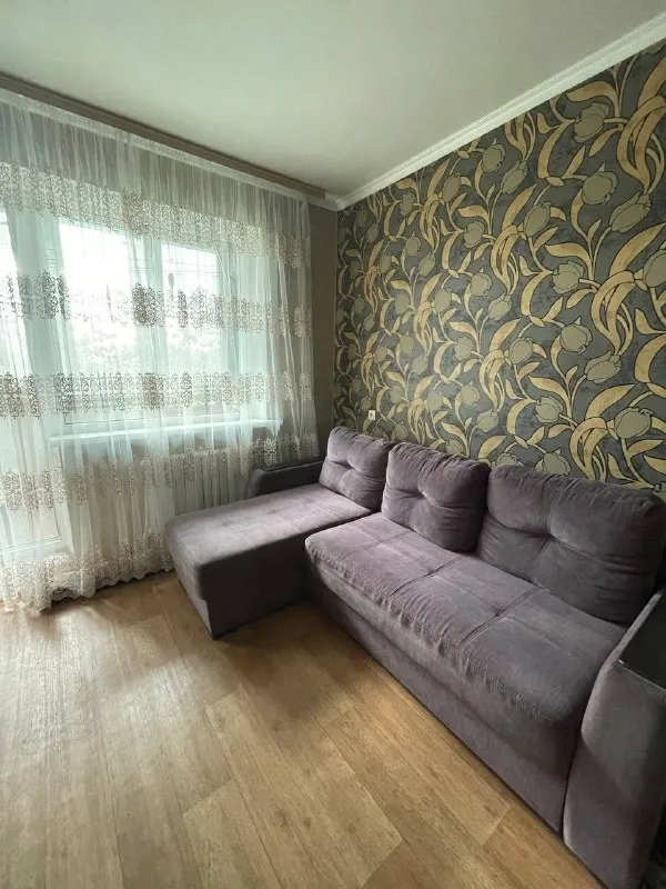 Продается 2 ком. Квартира 🌆макеевка, центрально-городской район, даки, кв-л шахтерский 34📍 документы готовы рос. Реестр 🇷🇺 ✅недалеко жд вокзал удобная планировка: ✔️общая площадь: 49.3 м2 ✔️площадь кухни: 8 м2 ✔️комнаты изолированные ✔️санузел совмещен ✔️этаж 6/9, не угловая ✔️балкон застеклен пластиком, . .. Раструктура (садик/школа/салоны красоты/рынок) 💰стоимость 4 300 000 рублей 📲☎️+79042378457 (тг/мах) наталья (собственник) 📲☎️+7 (949) 470-26-56 🛫подписаться  |  дать объявление 📲наш max - фотография - 1