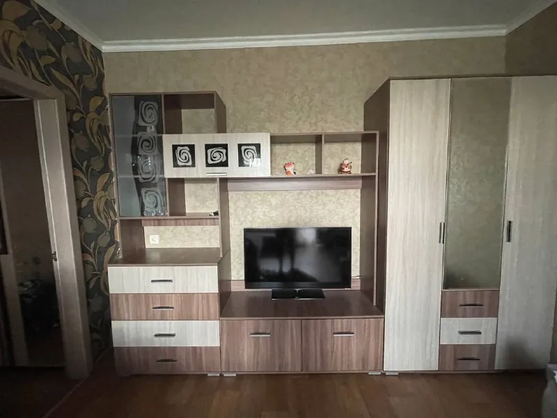 Продается 2 ком. Квартира 🌆макеевка, центрально-городской район, даки, кв-л шахтерский 34📍 документы готовы рос. Реестр 🇷🇺 ✅недалеко жд вокзал удобная планировка: ✔️общая площадь: 49.3 м2 ✔️площадь кухни: 8 м2 ✔️комнаты изолированные ✔️санузел совмещен ✔️этаж 6/9, не угловая ✔️балкон застеклен пластиком, . .. Раструктура (садик/школа/салоны красоты/рынок) 💰стоимость 4 300 000 рублей 📲☎️+79042378457 (тг/мах) наталья (собственник) 📲☎️+7 (949) 470-26-56 🛫подписаться  |  дать объявление 📲наш max - фотография - 2