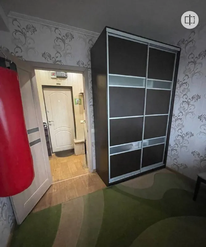 Продается 2 ком. Квартира 🌆макеевка, центрально-городской район, даки, кв-л шахтерский 34📍 документы готовы рос. Реестр 🇷🇺 ✅недалеко жд вокзал удобная планировка: ✔️общая площадь: 49.3 м2 ✔️площадь кухни: 8 м2 ✔️комнаты изолированные ✔️санузел совмещен ✔️этаж 6/9, не угловая ✔️балкон застеклен пластиком, . .. Раструктура (садик/школа/салоны красоты/рынок) 💰стоимость 4 300 000 рублей 📲☎️+79042378457 (тг/мах) наталья (собственник) 📲☎️+7 (949) 470-26-56 🛫подписаться  |  дать объявление 📲наш max - фотография - 3