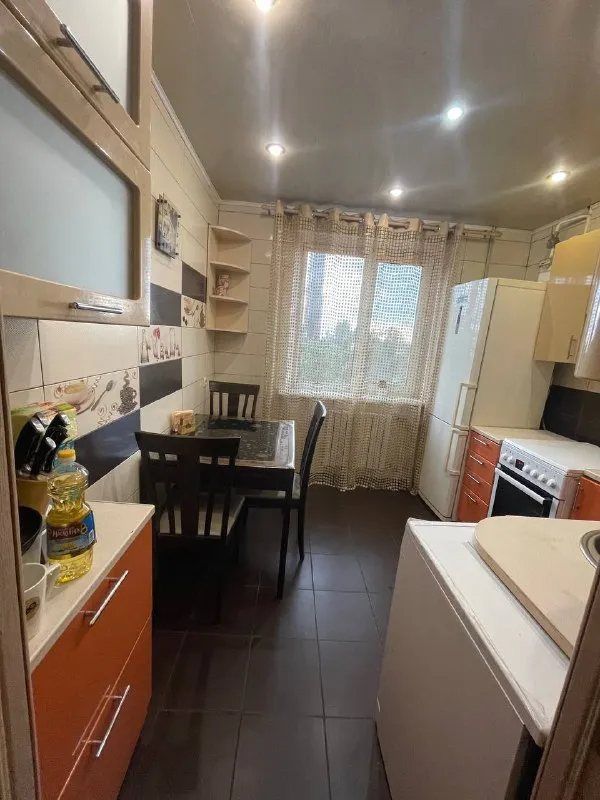 Продается 2 ком. Квартира 🌆макеевка, центрально-городской район, даки, кв-л шахтерский 34📍 документы готовы рос. Реестр 🇷🇺 ✅недалеко жд вокзал удобная планировка: ✔️общая площадь: 49.3 м2 ✔️площадь кухни: 8 м2 ✔️комнаты изолированные ✔️санузел совмещен ✔️этаж 6/9, не угловая ✔️балкон застеклен пластиком, . .. Раструктура (садик/школа/салоны красоты/рынок) 💰стоимость 4 300 000 рублей 📲☎️+79042378457 (тг/мах) наталья (собственник) 📲☎️+7 (949) 470-26-56 🛫подписаться  |  дать объявление 📲наш max - фотография - 5