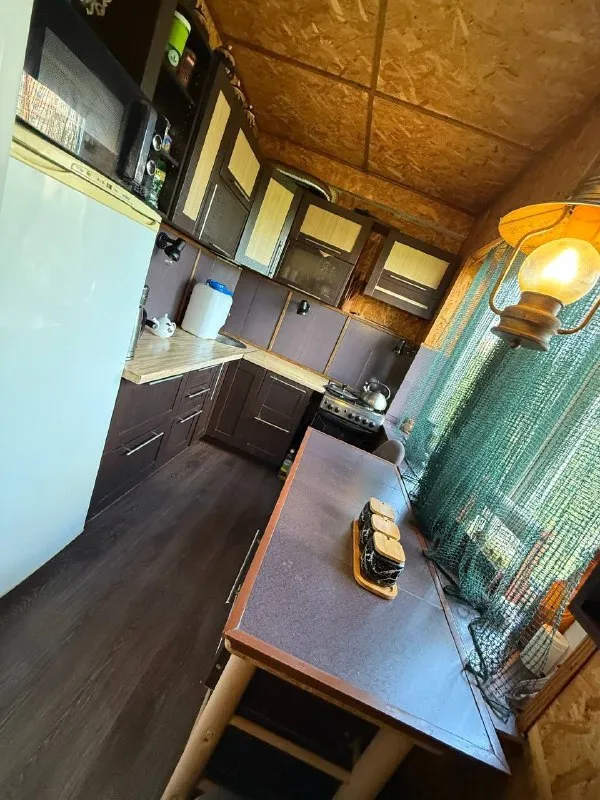 Документы полностью готовы к сделке, прописанных нет‼️ 📍продажа 3х комнатной - квартиры в центре донецка ворошиловский район - набережная ‼️ 📍лучшая локация города 🌆 очень удобное расположение, рядом набережная, крытый рынок, гостиница ramada🌆 этаж 6/6 📌вода по графику, хороший напор 📌комнаты раздельные 📌окна с видом на набережную и тихий двор 📌в квартире выполнен качественный ремонт 📌установлены пластиковые окна 📌коммуникации поменяны 📌остается полностью вся мебель и техника необходимая для комфортного проживания 📌дополнительных вложений не требует хорошая транспортная развязка. 👌 сады, школы, магазины, все что нужно для комфортной жизни в шаговой доступности🔑 ‼️ цена снижена 5.500.000‼️ +79495753652 - фотография - 6