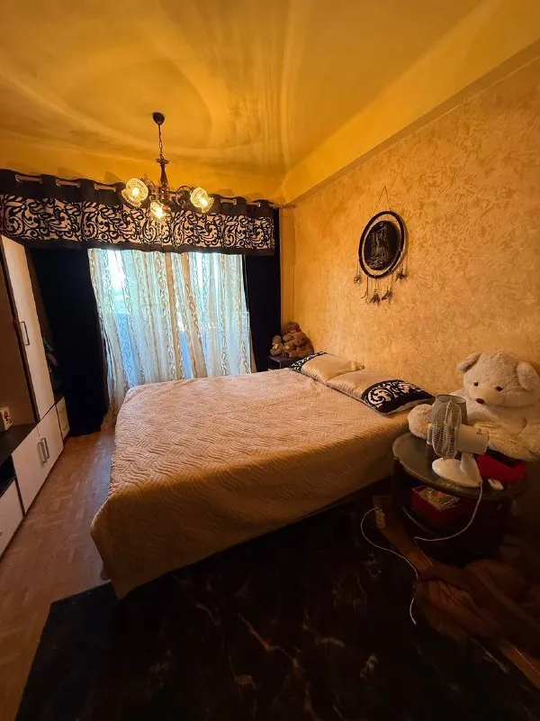 Документы полностью готовы к сделке, прописанных нет‼️ 📍продажа 3х комнатной - квартиры в центре донецка ворошиловский район - набережная ‼️ 📍лучшая локация города 🌆 очень удобное расположение, рядом набережная, крытый рынок, гостиница ramada🌆 этаж 6/6 📌вода по графику, хороший напор 📌комнаты раздельные 📌окна с видом на набережную и тихий двор 📌в квартире выполнен качественный ремонт 📌установлены пластиковые окна 📌коммуникации поменяны 📌остается полностью вся мебель и техника необходимая для комфортного проживания 📌дополнительных вложений не требует хорошая транспортная развязка. 👌 сады, школы, магазины, все что нужно для комфортной жизни в шаговой доступности🔑 ‼️ цена снижена 5.500.000‼️ +79495753652 - фотография - 8