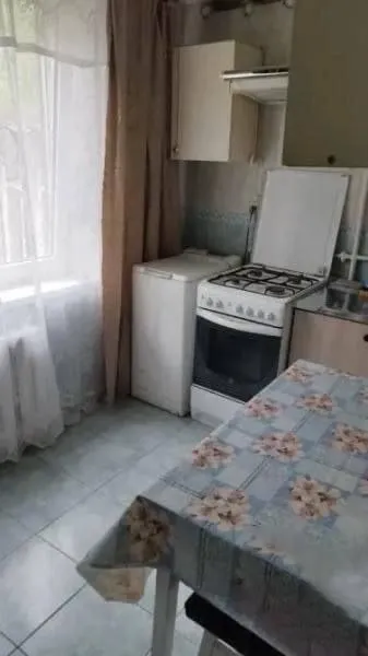 Сдается в аренду квартира 🌇донецк, буденновский район, майский рынок📌 ✅после ремонта, все для проживания есть. 💦вода 24/7! ❗️долгосрочно, без животных! 📍рядом : школа, больница, рынок, садик, магазины. 💰цена 35,000 ₽ + ком. Услуги 📲☎️+79493467932 ольга* ок. Риэлтор* подписаться  |  📩дать объявление 📲наш max - фотография - 4