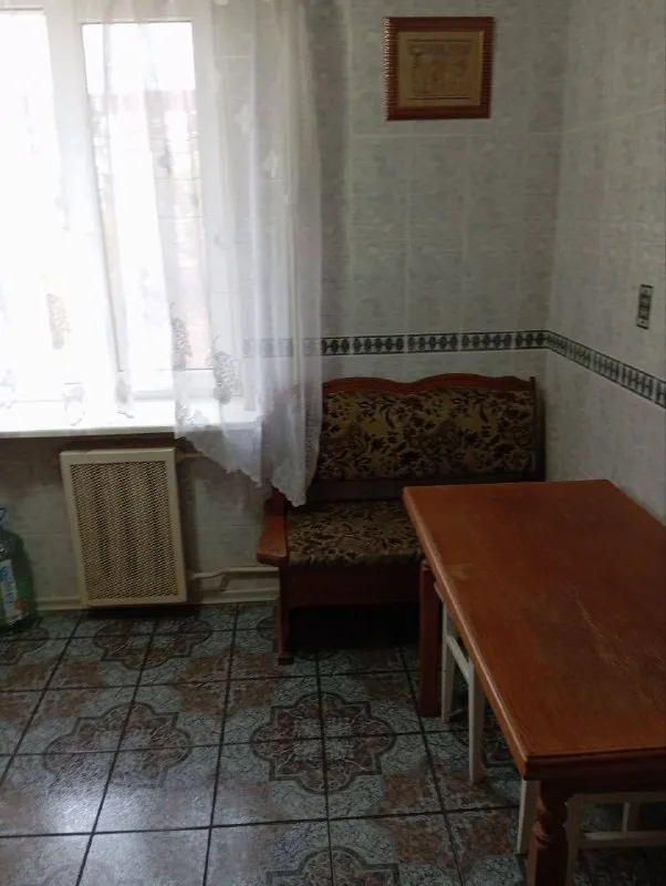 Аренда! Микрорайон цветочный! 3 х ком квартира. Средний этаж /9ти этажного дома, отличное состояние. Вода по графику, бойлер. Заселяет порядочных жильцов. Цена 27,000р + коммунальные! +79493268382 виктория ан *ок. Риэлтор* - фотография - 7