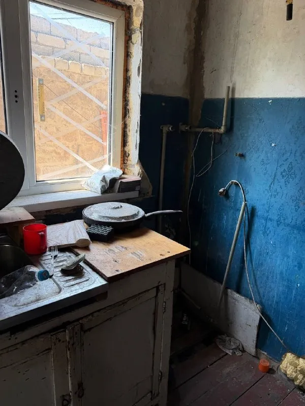 Продам квартиру на земле петровский район ул твардовского 3 2 небольшие комнаты, земля, гараж отдельный вход окна пластиковые состояние под ремонт фотографии реальные 900 000₽ +79494113097 алина @as_01vva telegram - фотография - 6