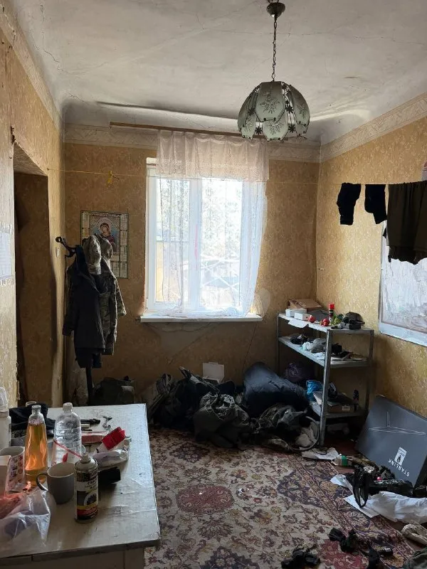 Продам квартиру на земле петровский район ул твардовского 3 2 небольшие комнаты, земля, гараж отдельный вход окна пластиковые состояние под ремонт фотографии реальные 900 000₽ +79494113097 алина @as_01vva telegram - фотография - 7