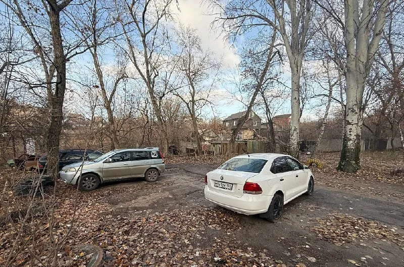 В продаже участок в калининском районе стройте свое пространство с агентством недвижимости город. Вы мечтаете - мы реализовываем💫 🏣город: донецк 🏗район: калининский 🚪общая площадь - 7 соток продажа участка в калининском районе, проспект дзержинского. Участок для строительства, находится на проспекте дзержинского. Участок без строений, по улице идут все коммуникации. Есть гос. Акт 💵цена: 2 000 000 рублей ☎️телефон: + 7 (949) 037 06 36 ☎️телефон: + 7 (949) 505 93 39 - фотография - 3