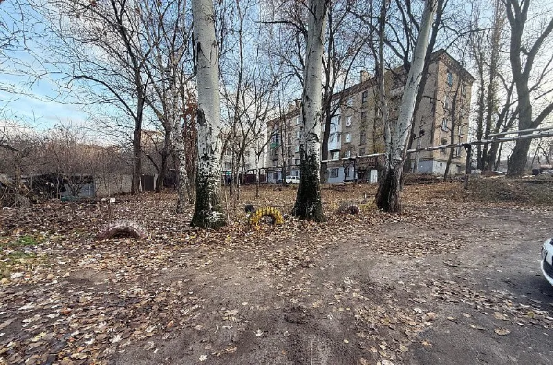 В продаже участок в калининском районе стройте свое пространство с агентством недвижимости город. Вы мечтаете - мы реализовываем💫 🏣город: донецк 🏗район: калининский 🚪общая площадь - 7 соток продажа участка в калининском районе, проспект дзержинского. Участок для строительства, находится на проспекте дзержинского. Участок без строений, по улице идут все коммуникации. Есть гос. Акт 💵цена: 2 000 000 рублей ☎️телефон: + 7 (949) 037 06 36 ☎️телефон: + 7 (949) 505 93 39 - фотография - 4