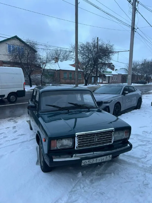 Продаю ваз 2107 2006 года инжектор 1 хозяин документы без штрафов и запретов новогодний подарок мото... - фотография