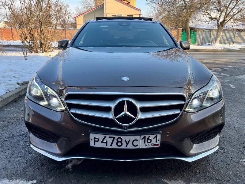 Mercedes-benz е400 2013г 333л. с bi-turbo🔥🔥🔥 цена 2,6🍋 связь 89613318079📲 ✅автомобиль в идеальном состоянии ✅находится в ростове-на-дону ✅в предмаксимальной комплектации ✅камеры кругового обзора 360 ✅авто-парковка ✅панорамная крыша (чёрный потолок) ✅в автотеке присутствуют предыдущими владельцами, раннее документальные формальные расчёты, чуть заниженный пробег по графику для получения страховых денег, по факту автомобиль в заводском окрасе за исключением двух локальных окрасов, все остекление, болты, петли, заводское ничего не снималось не крутилось ✅два ключа ✅салон в идеале(не прокурен) ✅полностью обслужен, сделано большое то ✅мотор м276 на двух турбинах в отличном состоянии(масло не расходует) ✅коробка в отличном состоянии (не пинает) ✅техника в отличном состоянии (не гремит, не стучит) ✅расход: трасса 7-8л; город 10-12л; ✅приветствуются любые проверки в любом сервисе - фотография - 4