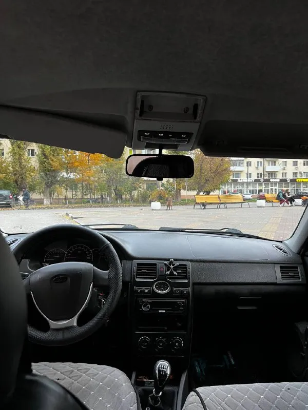 Приора 2009 г пробег 196.000 с кондиционером все болячки устранены : ﻿новая мкп✅ ﻿﻿грм новый✅ ﻿﻿ремень генератора новый✅ ﻿﻿подушки двигателя заменены✅ ﻿тормозные колодки и диски в круг✅ ﻿перебралась полностью ходовая✅ ﻿заменены все жидкости ﻿эур рабочий✅ стоит хорошая музыка (2 подиума + саб) в машину было вложено много сил отличный вариант для первой машины, ломаться уже нечему, все заменили торг на месте присутствует цена 295 000 89081710832 - фотография - 2