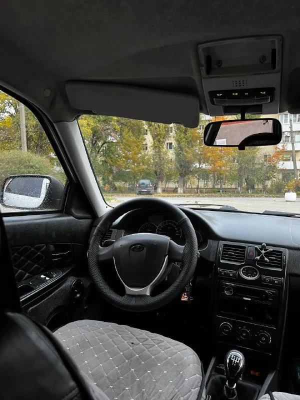 Приора 2009 г пробег 196.000 с кондиционером все болячки устранены : ﻿новая мкп✅ ﻿﻿грм новый✅ ﻿﻿ремень генератора новый✅ ﻿﻿подушки двигателя заменены✅ ﻿тормозные колодки и диски в круг✅ ﻿перебралась полностью ходовая✅ ﻿заменены все жидкости ﻿эур рабочий✅ стоит хорошая музыка (2 подиума + саб) в машину было вложено много сил отличный вариант для первой машины, ломаться уже нечему, все заменили торг на месте присутствует цена 295 000 89081710832 - фотография - 3