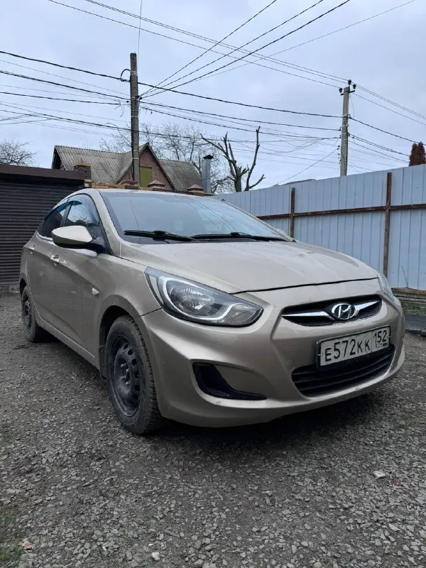Всех приветствую! эндоскопию могу прислать по запросу! продаю ухоженный hyundai solaris 2011 года, 1.4 автомат. реальный, подтвержденный пробег 210000 км. отчётом. ухоженный, не прокуренный салон, мотор и коробка в прекрасном состоянии. кондиционер холодит, печка жарит. встроенный планшет с блютузом, хорошая, комфортная музыка. сигнализация с обратной связью, есть автозапуск. машина не была в такси, оба владельца- женщины. есть небольшие косяки по кузову. состояние сел-поехал. все вопросы по телефону. обмен не интересует, торг строго у капота! звоните в любое время ! 8-989-629-02-02 - фотография - 5