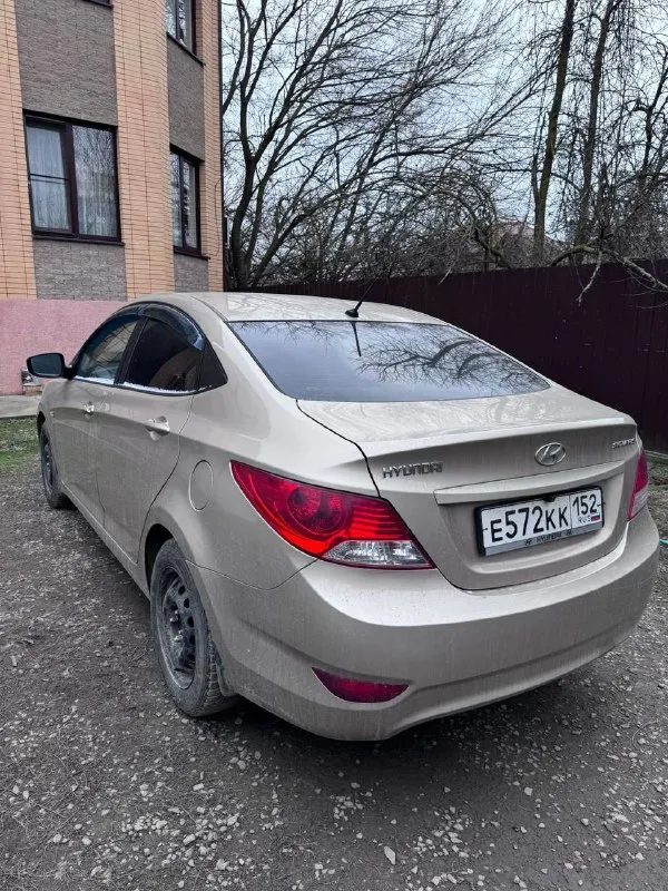 Всех приветствую! эндоскопию могу прислать по запросу! продаю ухоженный hyundai solaris 2011 года, 1.4 автомат. реальный, подтвержденный пробег 210000 км. отчётом. ухоженный, не прокуренный салон, мотор и коробка в прекрасном состоянии. кондиционер холодит, печка жарит. встроенный планшет с блютузом, хорошая, комфортная музыка. сигнализация с обратной связью, есть автозапуск. машина не была в такси, оба владельца- женщины. есть небольшие косяки по кузову. состояние сел-поехал. все вопросы по телефону. обмен не интересует, торг строго у капота! звоните в любое время ! 8-989-629-02-02 - фотография - 6