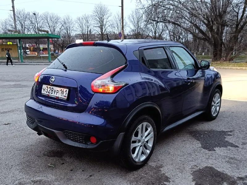 Nissan juke рестайлинг 2014г (таганрог). собственник! коробка - полноценный автомат, не вариатор! хорошая комплектация (климат, подогревы, режимы езды, мультируль и т. д.). в фарах вместо штатных линз bi-led модули, магнитола teyes с камерой заднего вида, новый акум. 2 комплекта резины. 1220000 руб 89604657463 - фотография - 3