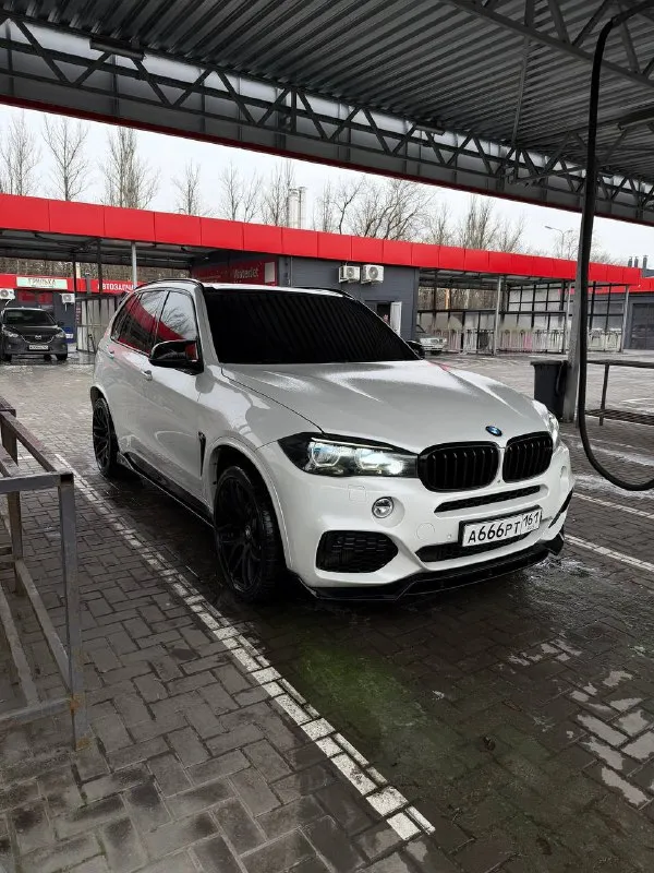Продам зверя bmw x5 f15 560 лс 800крутящего 0-100 4 сек !!!мотор весь перебрали и усилили!!! для тех... - фотография