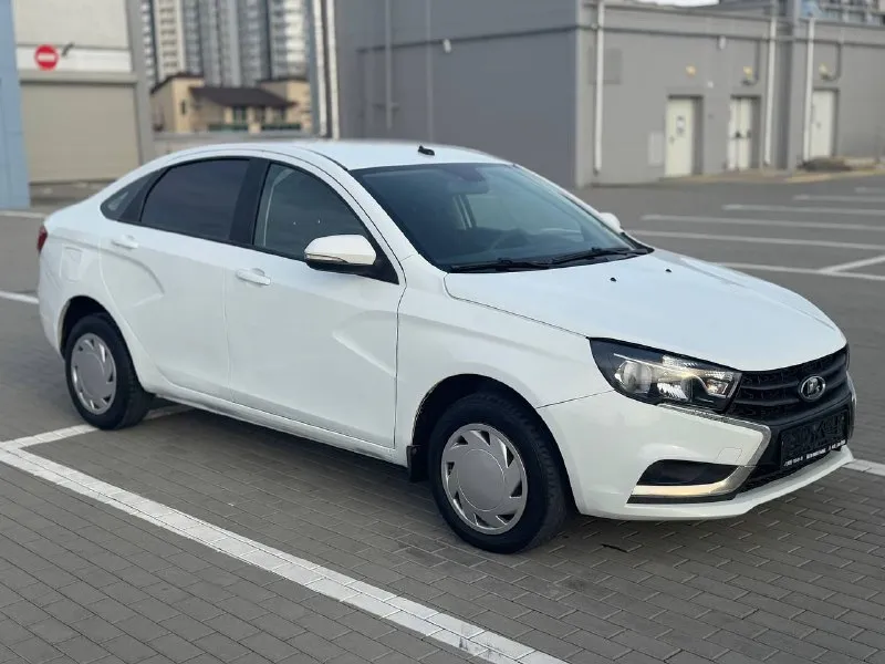 🏁в продаже lada vesta год выпуска: 2021 пробег на табло: 135 000 км птс: электронный, юр. чистый двигатель: 1.6 бензин трансмиссия: cvt vin: xtagfl440ny595812 цена: 690 000 новая цена: 680 000 руб. 📞 + 7 (928) 113-61-61 адрес: г. ростов-на-дону, тц «сиверс», пр. сиверса, 23 – как нас найти способы оплаты: — наличные; — кредит (20 банков); — безнал без ндс; — обмен на ваш авто. больше подробностей об авто и способах оплаты узнавайте у менеджера @autozaorndbot ________________ смотрите все авто в наличии – https://autozao. ru/ 🗺️ присоединяйтесь к авто зао в других городах: — москва — краснодар — екатеринбург - фотография - 2