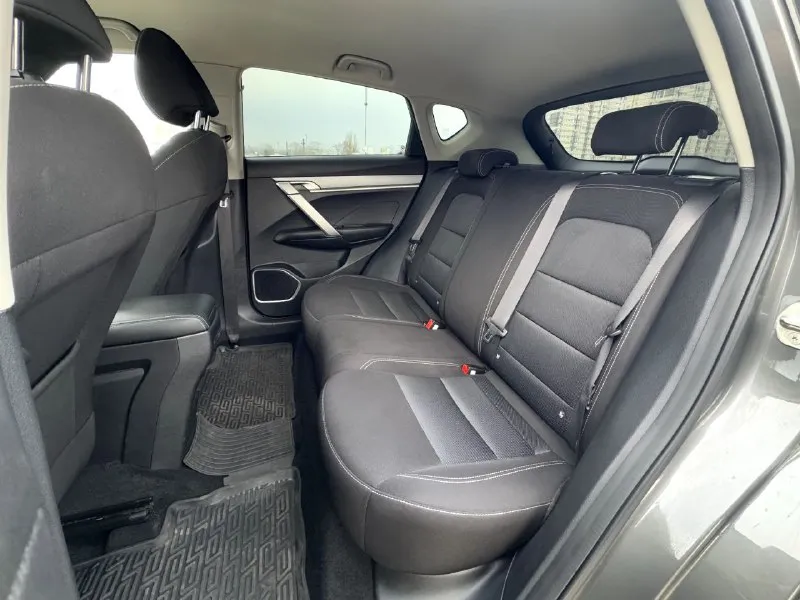 🏁в продаже geely coolray год выпуска: 2023 пробег на табло: 133 000 км птс: электронный, юр. чистый двигатель: 1.5 бензин трансмиссия: амт vin: y4k8622z2pb905057 цена: 1 270 000 новая цена: 1 260 000 руб. 📞 + 7 (928) 113-61-61 адрес: г. ростов-на-дону, тц «сиверс», пр. сиверса, 23 – как нас найти способы оплаты: — наличные; — кредит (20 банков); — безнал без ндс; — обмен на ваш авто. больше подробностей об авто и способах оплаты узнавайте у менеджера @autozaorndbot _______________ смотрите все авто в наличии – https://autozao. ru/ 🗺️ присоединяйтесь к авто зао в других городах: — москва — краснодар — екатеринбург - фотография - 6