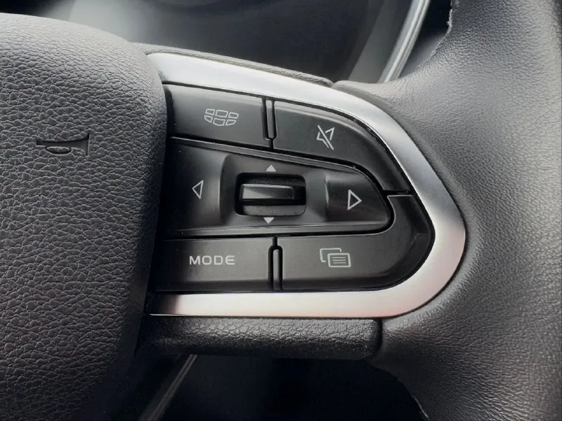 🏁в продаже geely coolray год выпуска: 2023 пробег на табло: 133 000 км птс: электронный, юр. чистый двигатель: 1.5 бензин трансмиссия: амт vin: y4k8622z2pb905057 цена: 1 270 000 новая цена: 1 260 000 руб. 📞 + 7 (928) 113-61-61 адрес: г. ростов-на-дону, тц «сиверс», пр. сиверса, 23 – как нас найти способы оплаты: — наличные; — кредит (20 банков); — безнал без ндс; — обмен на ваш авто. больше подробностей об авто и способах оплаты узнавайте у менеджера @autozaorndbot _______________ смотрите все авто в наличии – https://autozao. ru/ 🗺️ присоединяйтесь к авто зао в других городах: — москва — краснодар — екатеринбург - фотография - 8