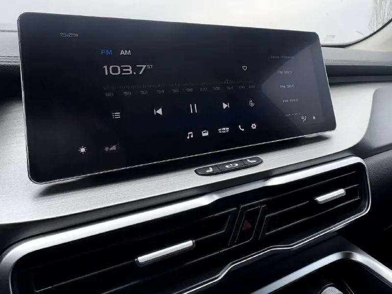 🏁в продаже geely coolray год выпуска: 2023 пробег на табло: 133 000 км птс: электронный, юр. чистый двигатель: 1.5 бензин трансмиссия: амт vin: y4k8622z2pb905057 цена: 1 270 000 новая цена: 1 260 000 руб. 📞 + 7 (928) 113-61-61 адрес: г. ростов-на-дону, тц «сиверс», пр. сиверса, 23 – как нас найти способы оплаты: — наличные; — кредит (20 банков); — безнал без ндс; — обмен на ваш авто. больше подробностей об авто и способах оплаты узнавайте у менеджера @autozaorndbot _______________ смотрите все авто в наличии – https://autozao. ru/ 🗺️ присоединяйтесь к авто зао в других городах: — москва — краснодар — екатеринбург - фотография - 9