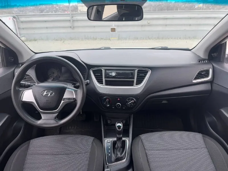 🏁в продаже hyundai solaris год выпуска: 2020 пробег на табло: 167 000 км птс: электронный, юр. чистый двигатель: 1.4 бензин трансмиссия: ат vin: z94k241bbmr251804 цена: 790 000 новая цена: 780 000 руб. 📞 + 7 (928) 113-61-61 адрес: г. ростов-на-дону, тц «сиверс», пр. сиверса, 23 – как нас найти способы оплаты: — наличные; — кредит (20 банков); — безнал без ндс; — обмен на ваш авто. больше подробностей об авто и способах оплаты узнавайте у менеджера @autozaorndbot __________________ смотрите все авто в наличии – https://autozao. ru/ 🗺️ присоединяйтесь к авто зао в других городах: — москва — краснодар — екатеринбург - фотография - 7