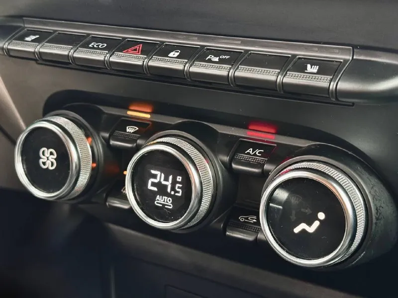 🏁в продаже renault duster комплектация: style год выпуска: 2021 пробег на табло: 64 000 км птс: электронный, юр. чистый двигатель: 1.3 бензин трансмиссия: cvt vin: x7lhsrp3968539041 цена: 1 290 000 новая цена: 1 280 000 руб. 📞 + 7 (928) 113-61-61 адрес: г. ростов-на-дону, тц «сиверс», пр. сиверса, 23 – как нас найти способы оплаты: — наличные; — кредит (20 банков); — безнал без ндс; — обмен на ваш авто. больше подробностей об авто и способах оплаты узнавайте у менеджера @autozaorndbot _______________ смотрите все авто в наличии – https://autozao. ru/ 🗺️ присоединяйтесь к авто зао в других городах: — москва — краснодар — екатеринбург - фотография - 8