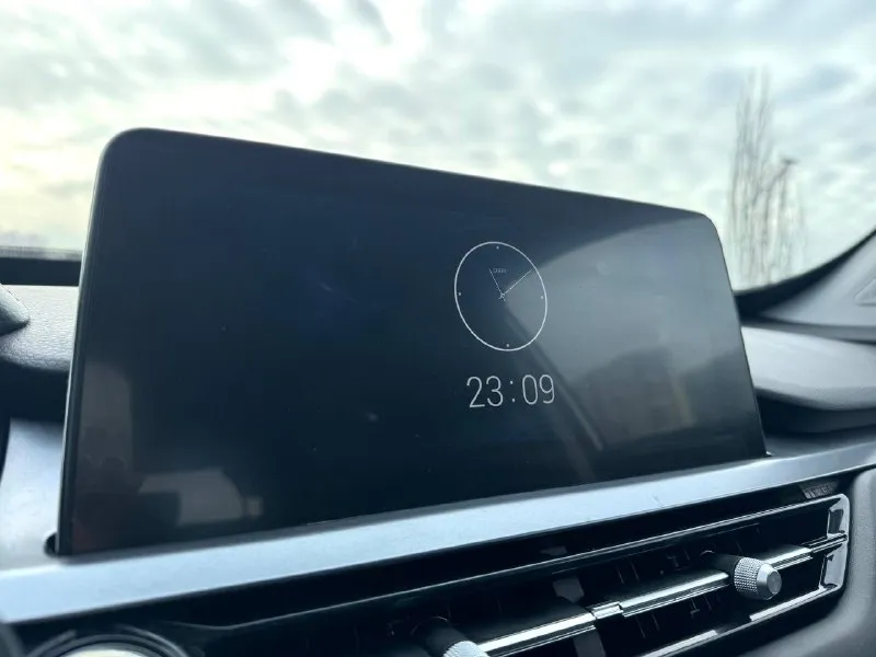 🏁в продаже chery tiggo 4 pro год выпуска: 2022 пробег на табло: 71 000 км птс: электронный, юр. чистый двигатель: 1.5 бензин трансмиссия: cvt vin: lvvdb21b0pd087513 цена: 1 130 000 руб. 📞 + 7 (863)209-79-25 адрес: г. ростов-на-дону, тц «сиверс», пр. сиверса, 23 – как нас найти способы оплаты: — наличные; — кредит (20 банков); — безнал без ндс; — обмен на ваш авто. больше подробностей об авто и способах оплаты узнавайте у менеджера в @autozaorndbot __________________ смотрите все авто в наличии – https://autozao. ru/ 🗺️ присоединяйтесь к авто зао в других городах: — москва — краснодар — екатеринбург - фотография - 6