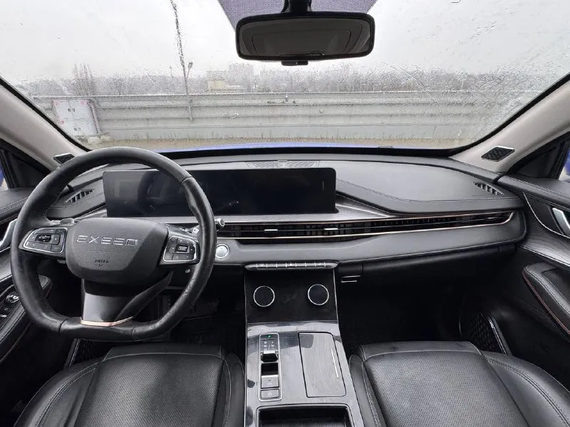 🏁в продаже exeed lx год выпуска: 2023 пробег на табло: 56 000 км птс: электронный, юр. чистый двигатель: 1.5 бензин трансмиссия: cvt vin: lvtdb21b8pe904262 цена: 1 480 000 руб. 📞 + 7 (863)209-79-25 адрес: г. ростов-на-дону, тц «сиверс», пр. сиверса, 23 – как нас найти способы оплаты: — наличные; — кредит (20 банков); — безнал без ндс; — обмен на ваш авто. больше подробностей об авто и способах оплаты узнавайте у менеджера в @autozaorndbot __________________ смотрите все авто в наличии – https://autozao. ru/ 🗺️ присоединяйтесь к авто зао в других городах: — москва — краснодар — екатеринбург - фотография - 5