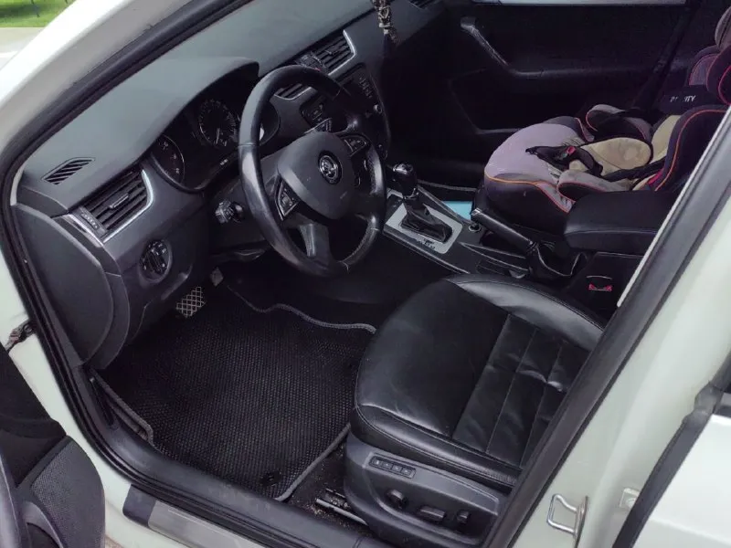 Шкода актавия а 7 2014г. 1.8 на дсг 200.345 пробег в полной комплектации, два комплекта колёс зима/лето. цена 1.250.000 т. 89888922042 - фотография - 4