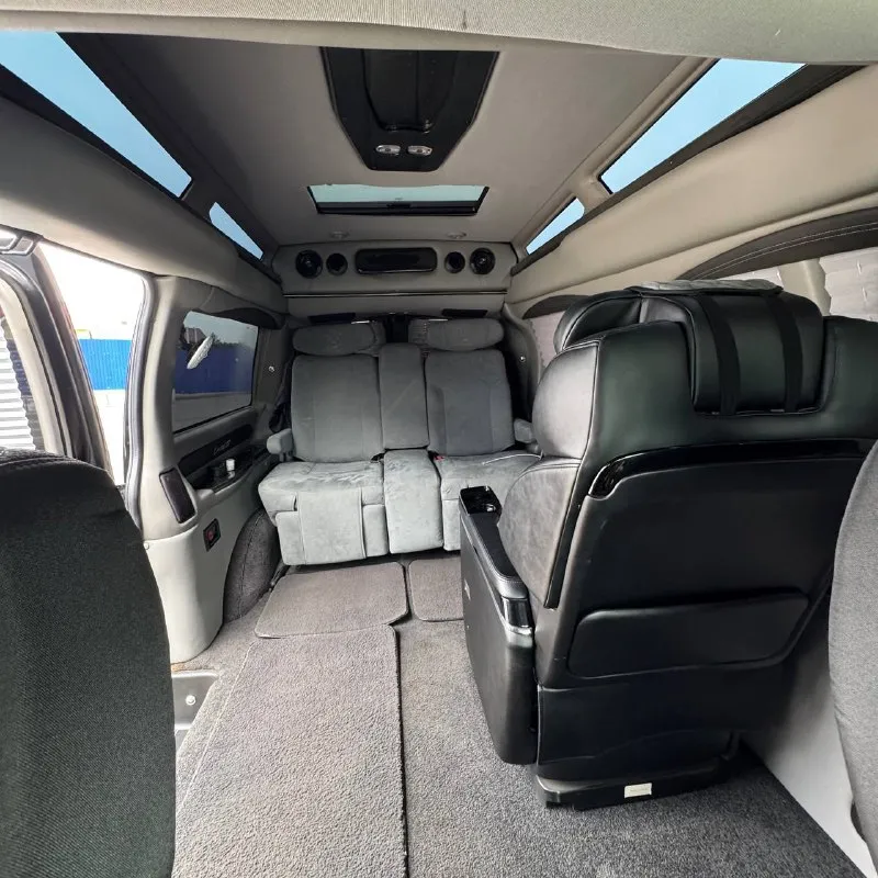 Chevrolet express 2018 год / 2 поколение / шевроле экспресс 2018 года стоимость: 11 500 000 руб. машина прошла все то, есть сервисная книжка со всеми отметками. никакого брoнировaния или пpедoплaт — вcё тoлько поcлe вaшего тщательного личного осмотра. - автомобиль готов к любым проверкам, в том числе по видеосвязи и удалённо; - готов организовать доставку в любой город россии (!); - за машиной тщательно ухаживали — салон повышенной комфортности, чистота, двигатель; - возможна продажа по ндс; - дополнительные подробности — по телефону! отвечу на любые вопросы. - 2018 год - пробег: 63 480 км - 6.0 at (320 л. с.), 6 л. - бензин - автомат - задний привод - левый руль торг уместен, возможен обмен. предлагайте. минивэн шевроле экспресс использовался для перевозки вип-пассажиров. просторный салон подходит для организации перевозки групп пассажиров (например, для туристических маршрутов и экскурсий) многодетных семей или маломобильных людей. === свяжитесь по телефону, чтобы уточнить все подробности и детали. предоставлю вин и госномер и любые фотографии и видео для вашей дополнительной проверки. ! напишите в телеграм, отвечу на любой вопрос: t. me/avsgr ! мой телефон: +7 (912) 635-48-46 если можете помочь с продажей, то таксе свяжитесь со мной. игорь. - фотография - 9