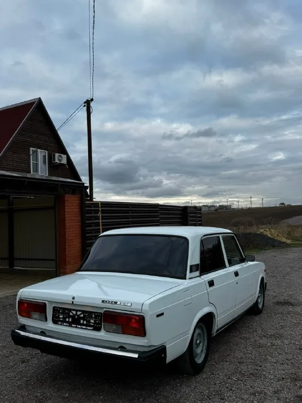 Продаю ваз 2107 2006 год 54 тыс родной пробег была облита в родной же цвет в августе кто заинтересов... - фотография